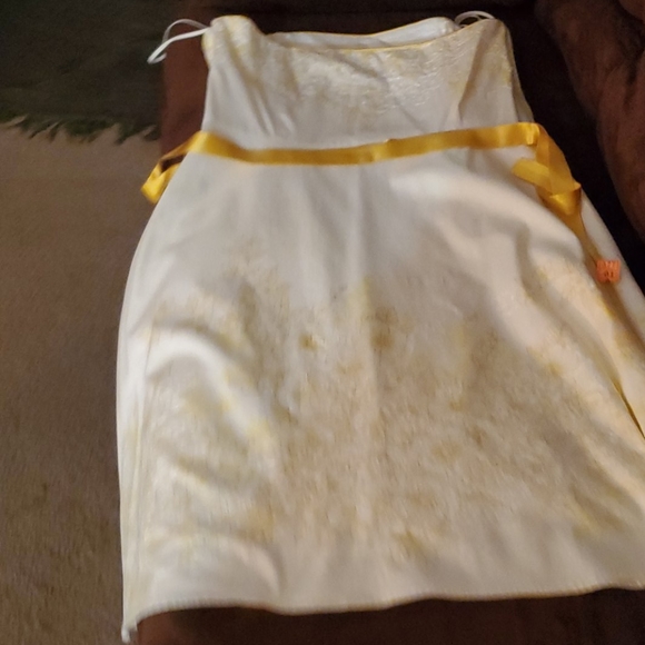 Dress - Picture 2 of 9